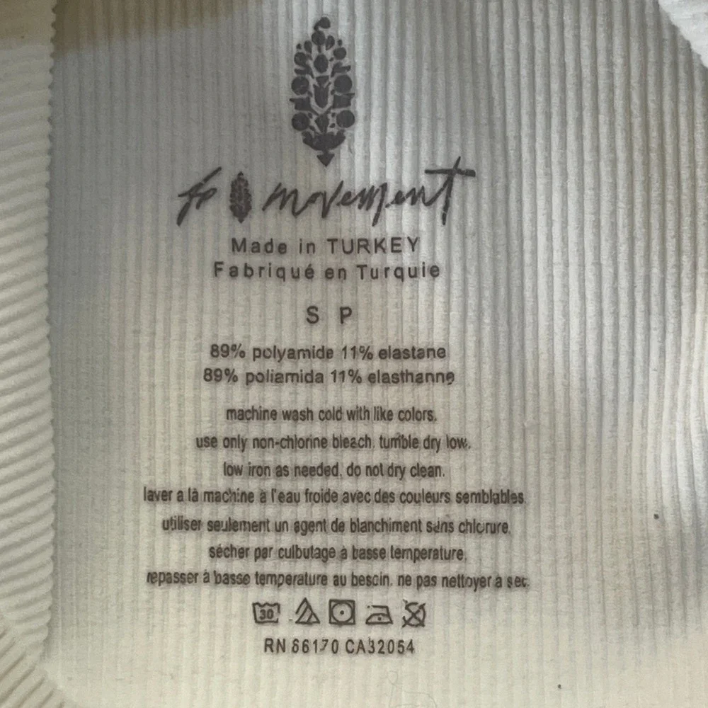 Free People FP Movement Free Throw Crop Top Tank White Ribbed V-Neck Small